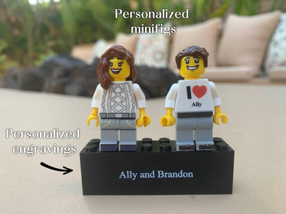 2025 Personalized Couple Minifig With Engraved Base and Display